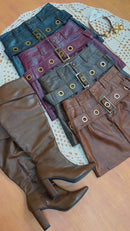 Short saia couro